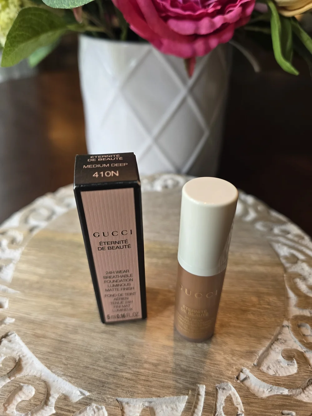 Gucci Éternité de Beauté Liquid Foundation - Shade 410N Medium Deep